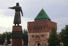 У Нижньому Новгороді суд зобовязав дорожників оплатити ремонт автомобіля