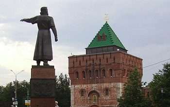 У Нижньому Новгороді суд зобовязав дорожників оплатити ремонт автомобіля