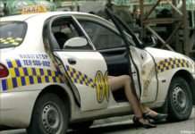 Таксистів у Москві перефарбують у жовтий колір