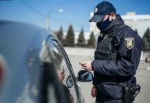 Поліцейський вимагає хабар: що робити водієві