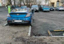 Власники електромобілів сперечаються: “чи можна так, як в гродно: зарядив tesla і залишив біля станції?”