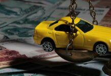 Для покупки нової машини росіяни стали займати у банків по півтора мільйона