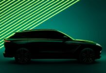 Опубліковані фотографії зарядженого кросовера aston martin