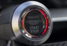 Ответ на мольбы автолюбителей: Aston Martin возрождает легенду V-12 Vanquish