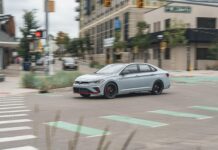 Volkswagen Jetta GLI 2025: Неукротимый дух «горячего хэтча» в седане