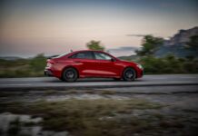 Audi RS3 2025: Динамика, утонченная до совершенства