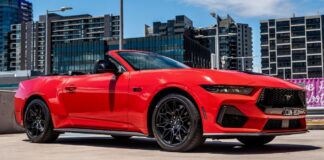 2026 Ford Mustang GT Convertible: una moderna muscle car dal fascino senza tempo