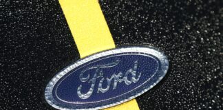 Ford bereidt zich voor om in 2026 een nieuwe straatlegale sportwagen op de markt te brengen