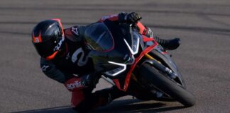 10 Motorräder, die Kraft und Persönlichkeit definieren