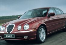 Jaguar визнає поразку стратегії масового використання та переходить на розкішні електромобілі