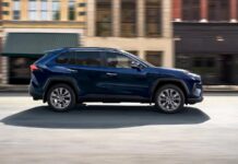 Toyota RAV4 домінує в продажах: обігнавши 4Runner і Tacoma разом