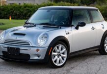 Рідкісна знахідка: Mini Cooper S 2003 року випуску з малим пробігом виставлено на аукціон