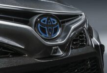 Toyota Camry: Чому вона все ще задає правила на Дорозі