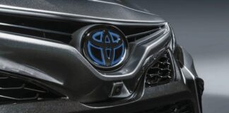 Toyota Camry: Proč stále určuje pravidla na silnici