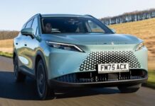 Omoda 7 (2026): Просторий PHEV, але водіння позбавлене вишуканості