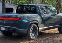 Злом Rivian R1T: як досягти ефекту «Carolina Squat»