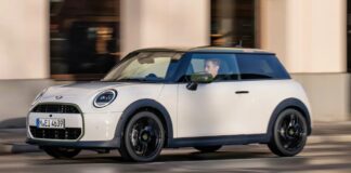 MINI brengt de ‘One’ terug – en wordt vreemd specifiek met Paul Smith