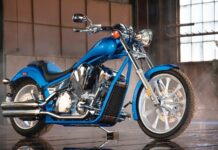 Японська сталь, харлієвська душа: Honda Fury