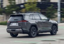 Тест Toyota RAV4 Hybrid Woodland PHEV 2026: Реальна дальність ходу та комфорт