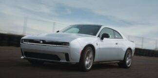 Dodge Charger Daytona EV : La muscle car électrique qui crie (mais ne brûle pas d’essence)